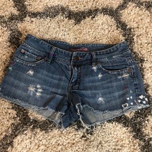 HEART PRINT CUT OFF SHORTS